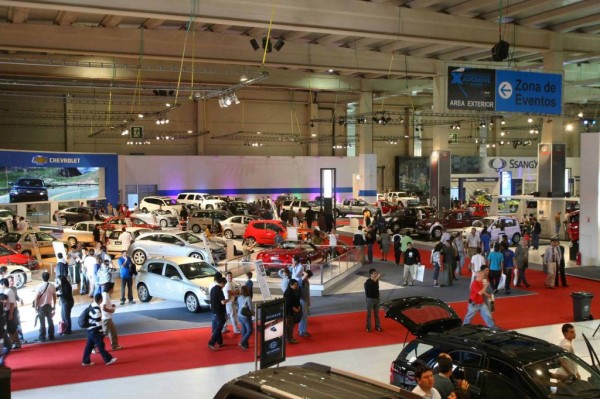 Salon del automovil buenos aires 2011 stand chevrolet